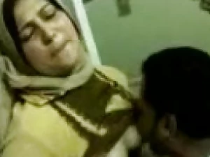 Busty Egyptian cougar on every side hijab romped